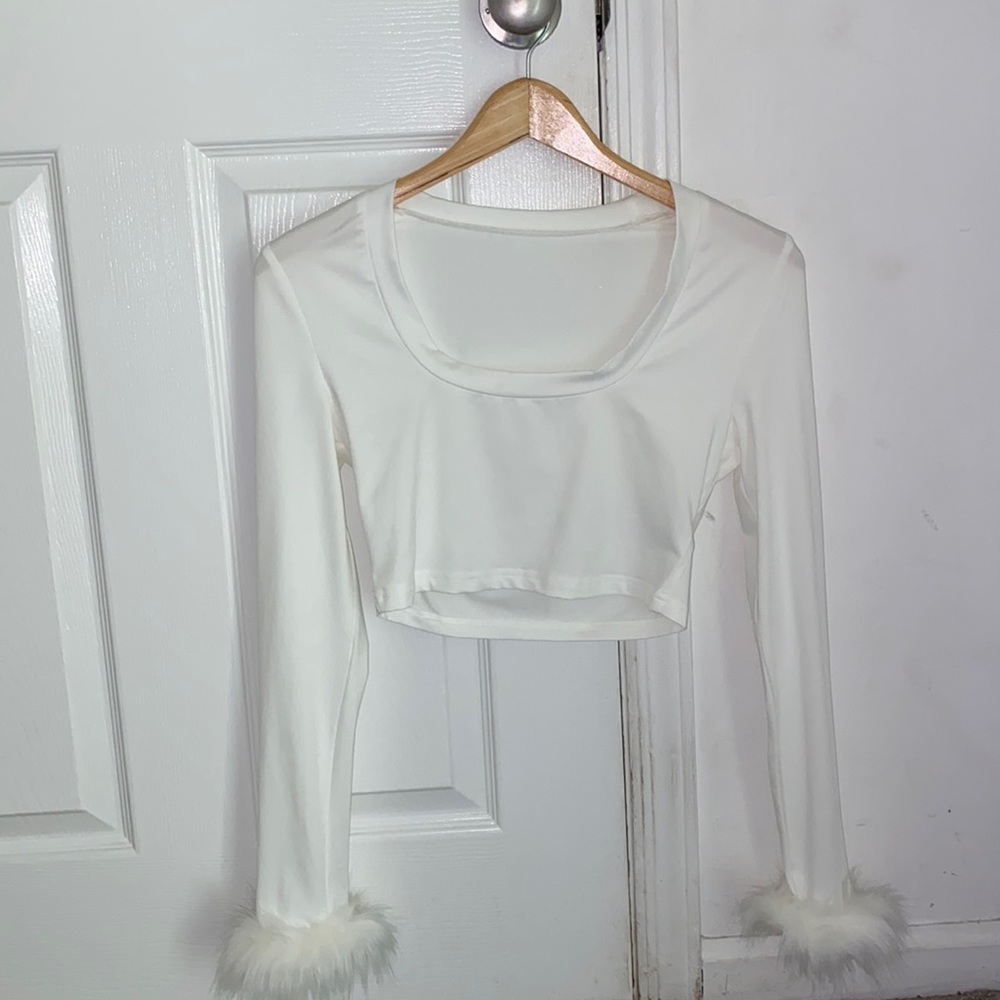 White long sleeve with fluffy sleeves